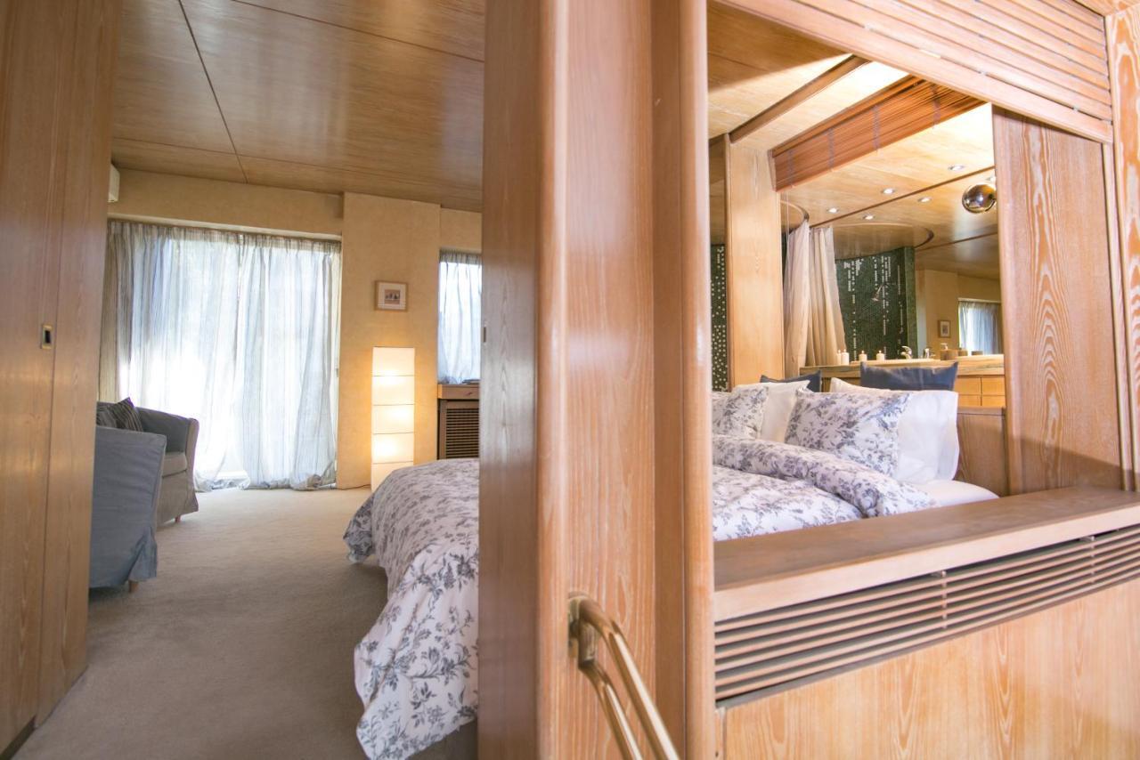 One-Of-A-Kind Athens Riviera Apartment Εξωτερικό φωτογραφία