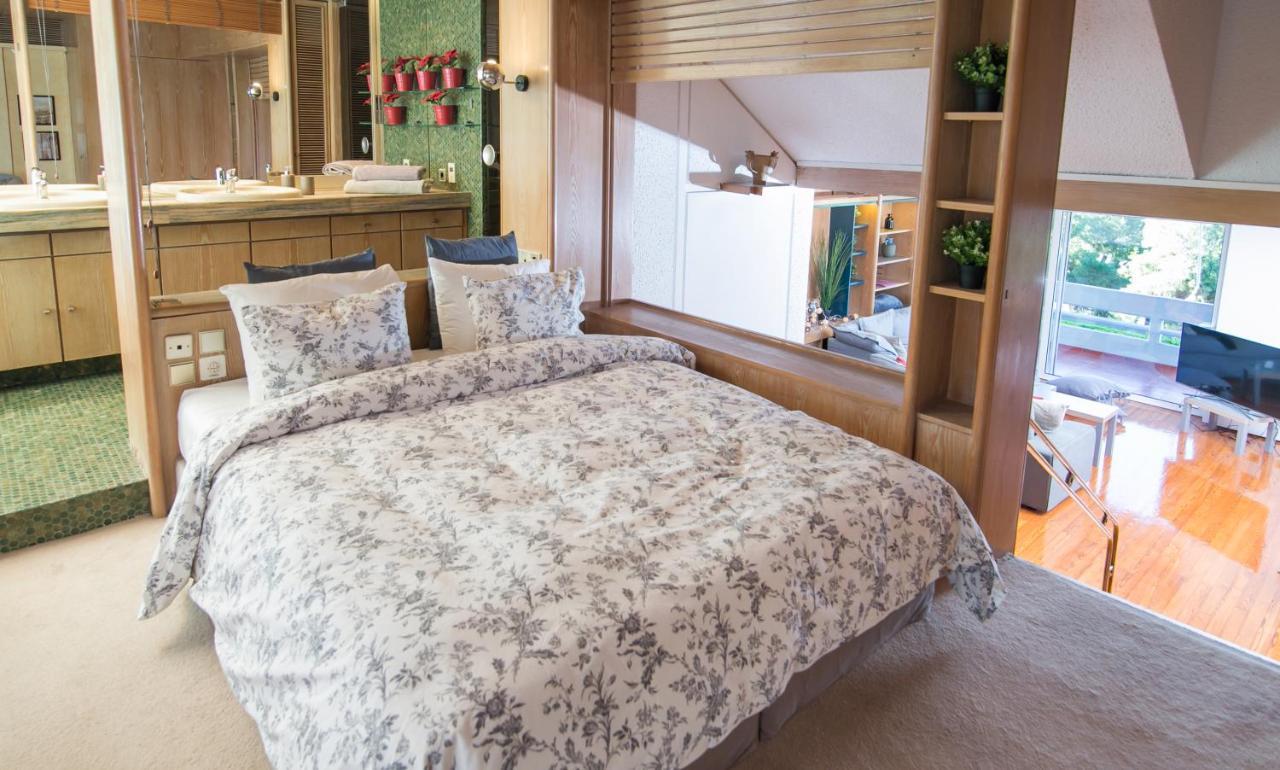One-Of-A-Kind Athens Riviera Apartment Εξωτερικό φωτογραφία